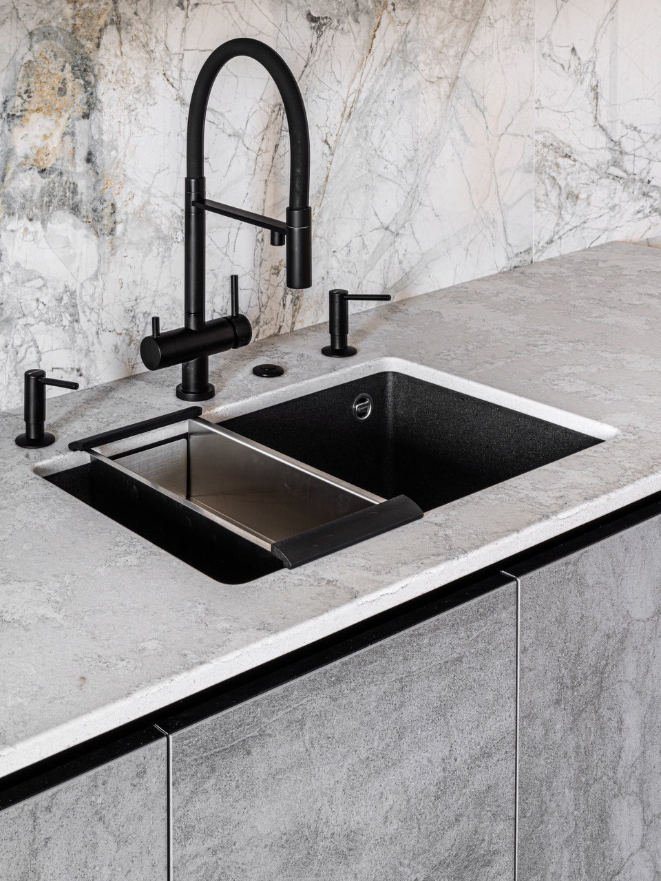 Мойка кухонная Omoikiri Bosen 54-U BL 4993161 Tetogranit, черный